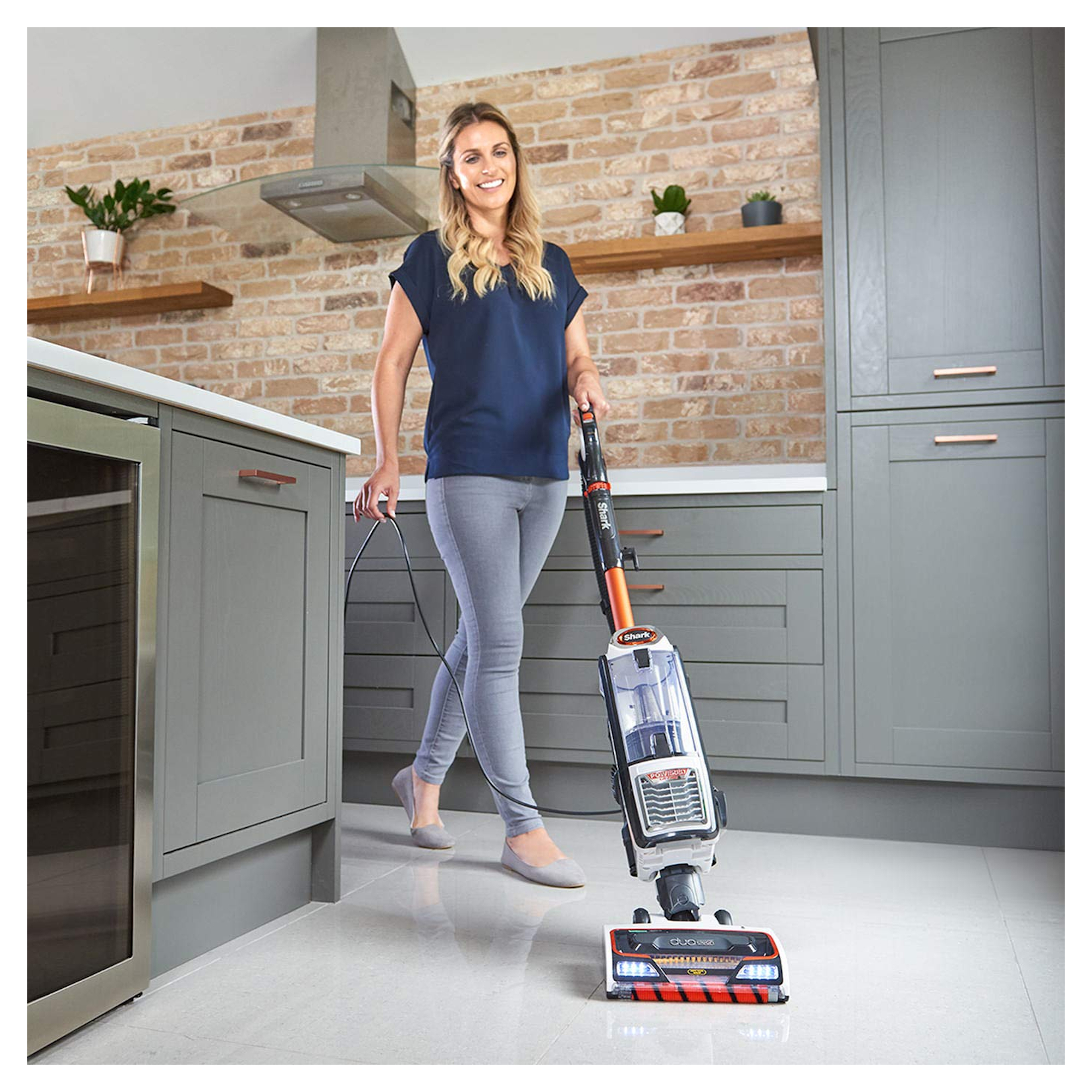 Shark NZ801UK Anti Hair Wrap Upright Vacuum Hughes Trade