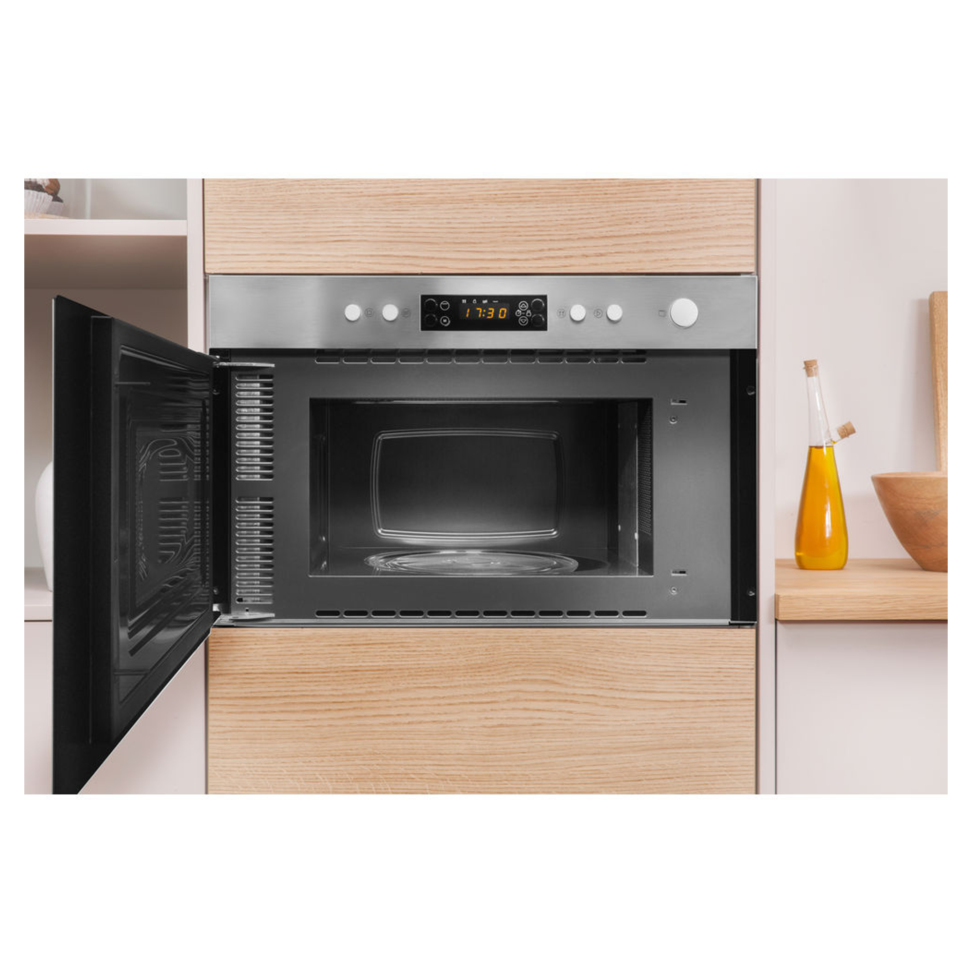 Indesit MWI5213IXUK 22L 750W BuiltIn Microwave with Grill Hughes