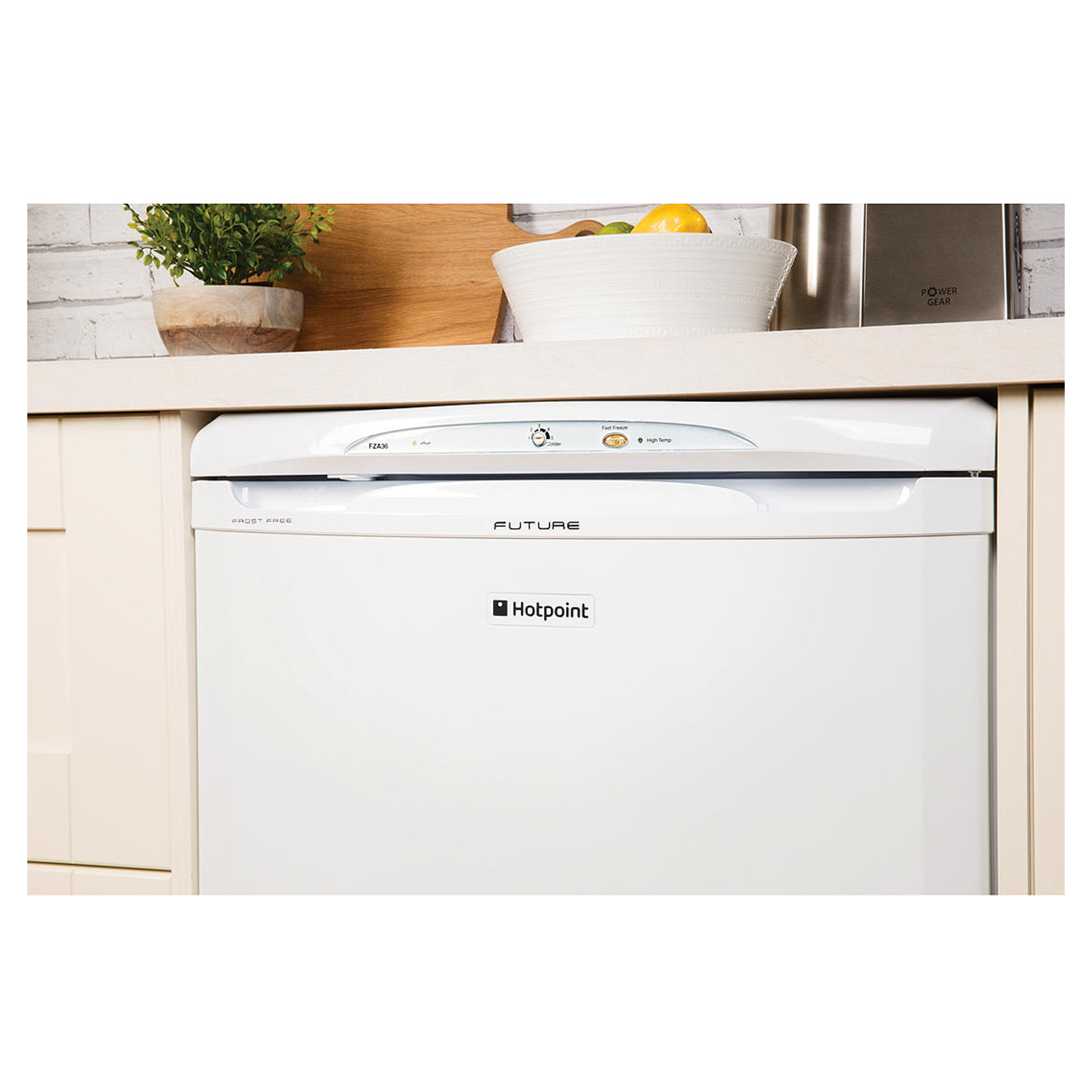 under worktop freezer frost free